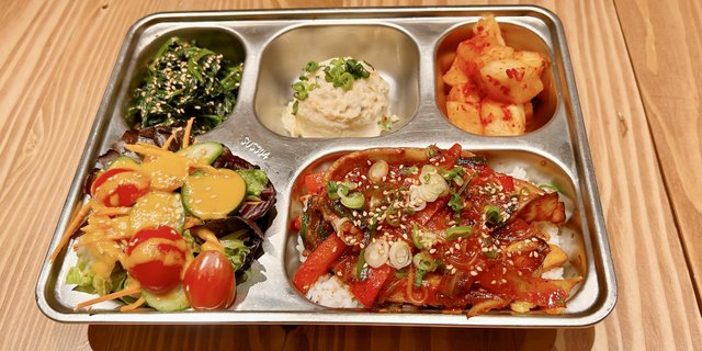 Spicy Mushroom Bokkeum Party Tray