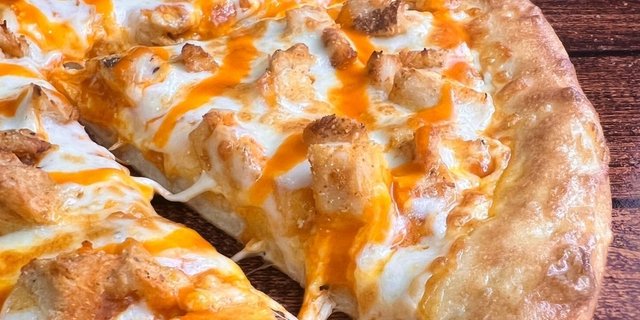 Buffalo Chicken Cauliflower Keto Crust Pizza