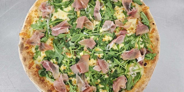 Prosciutto Arugula Pizza