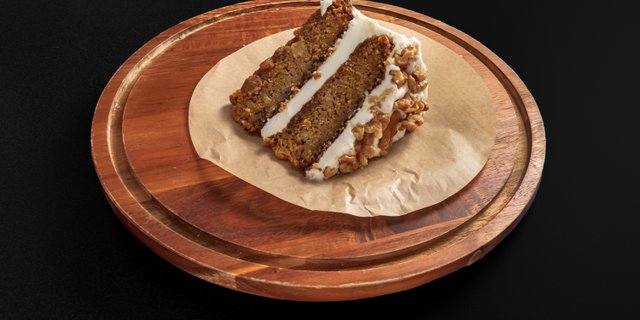 Deluxe Carrot Cake