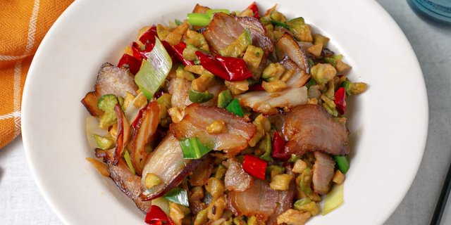 Smoked Pork w/ Dry Radish Stir-Fry
