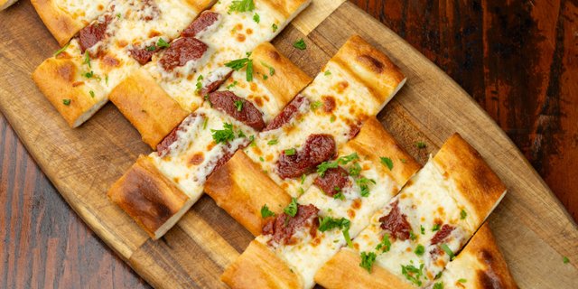 Sucuk Flatbread