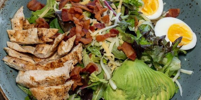 Chicken Halfocado Salad
