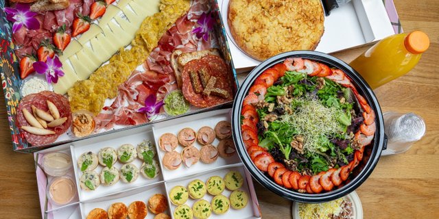 Gourmet Lunch Package