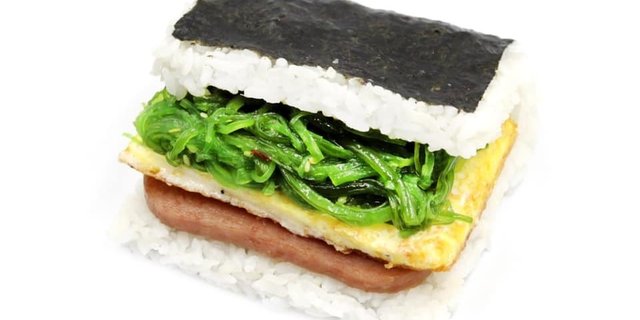 Seaweed Salad Onigiri