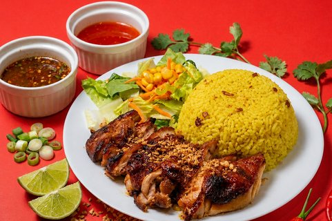 Charcoal-Grilled BBQ Chicken Garlic Rice