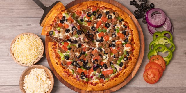 Mediterranean Pizza