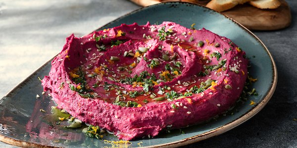 Seasonal Hummus & Crisp