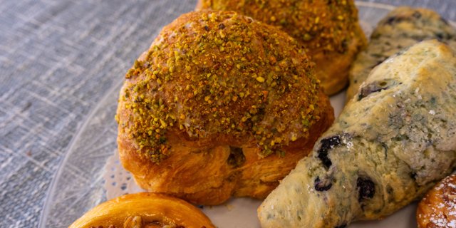 Pistachio Croissant