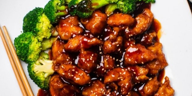 Sesame Chicken W/ Rice Boxed Lunch