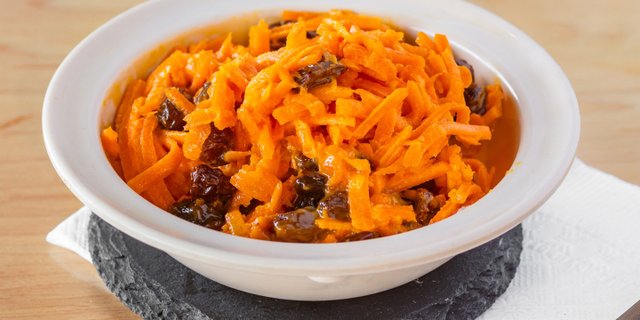 Carrot & Raisin Salad
