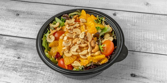 Mandarin Cashew Crunch Salad