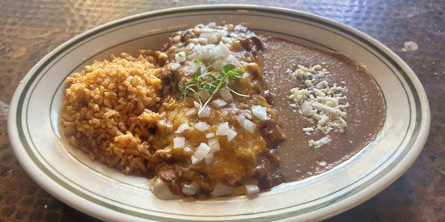 Cheese With Chili Con Carne Enchiladas Tray
