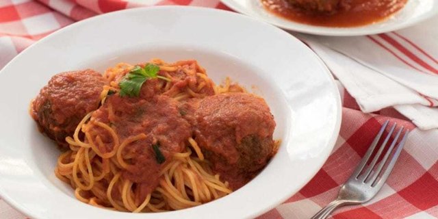 Spaghetti Con Polpette