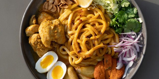 Coconut Chicken Curry Udon Treasure Box