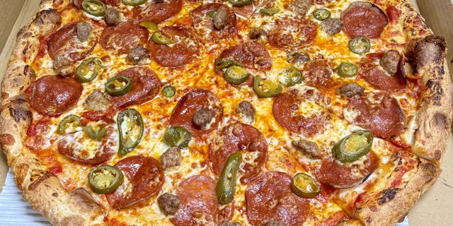 Spicy Sausage & Jalapeno Pizza