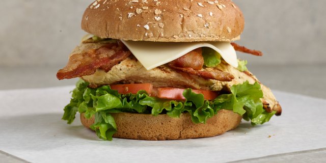 Famosa Chicken Sandwich