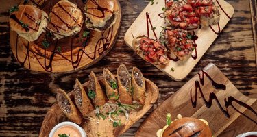 Top Tomato Bar & Pizza