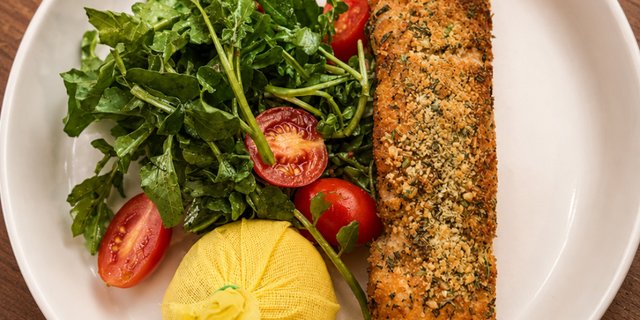 Salmone alle Erbe Croccanti