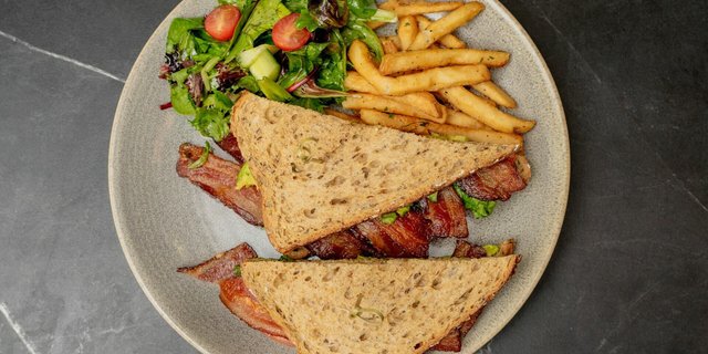 Ultimate BLT Sandwich