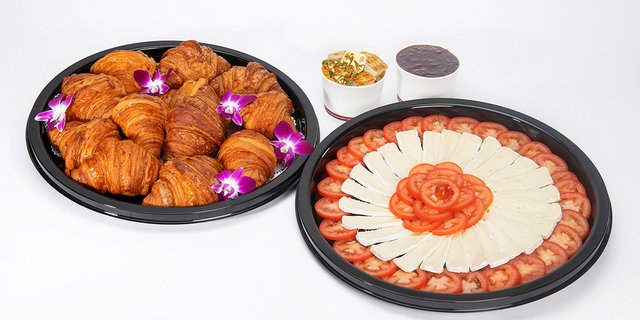 Urth Croissant Platter