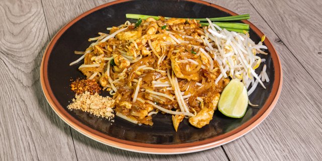 • Pad Thai