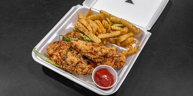 Chicken Tenders w/ Fries