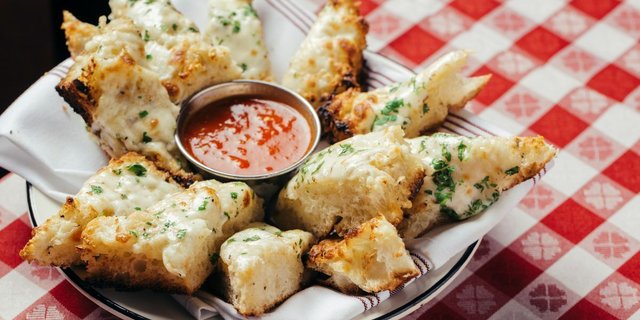 Tuscan Cheese Bread