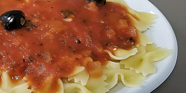 Vegan Farfalle Marinara