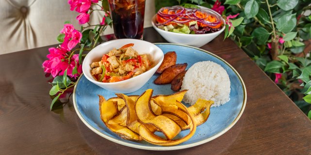 Pollo a la Jardinera Meal Package
