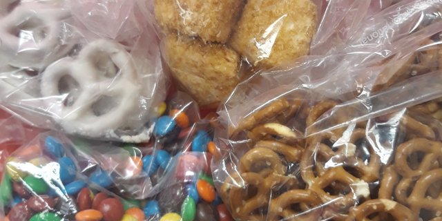 Pretzel Box