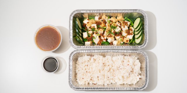 Vegan Tofu Khao Moo Dang Pan