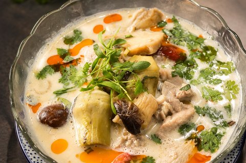 Tom Kha (Half Tray)