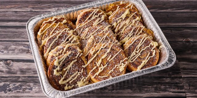 Cinnamon Roll French Toast Tray