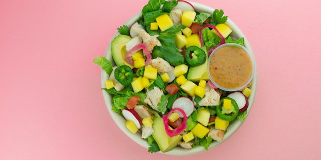 Sweet Heat Mango Salad