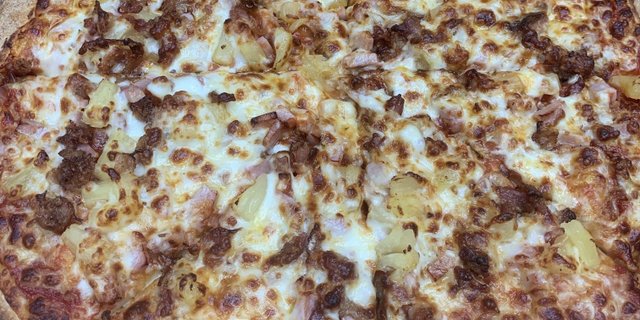 Hawaiian Pizza
