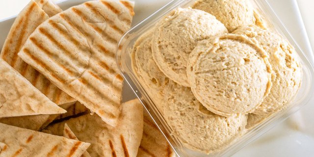 Roasted Red Pepper Hummus