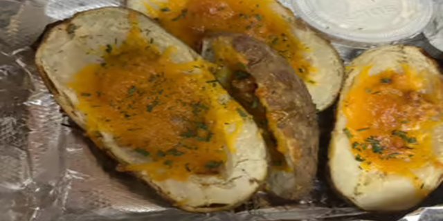 Potato Skins w/ Sour Cream
