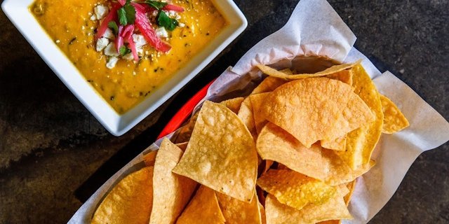 Chips & Queso