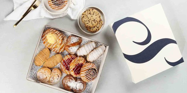 Sweet Pastry Box