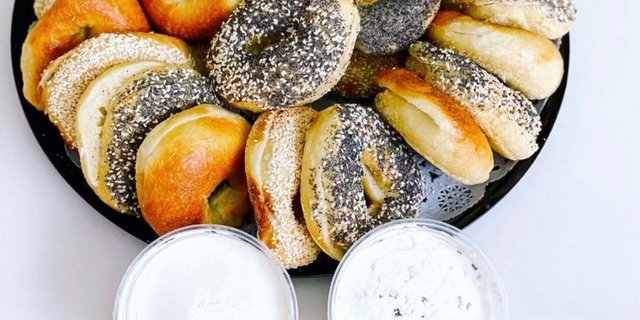 Classic Bagel Breakfast