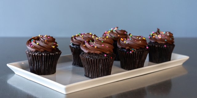 12-pack Chocolate Fudge Cupcakes