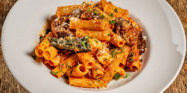 Rigatoni a La Norma