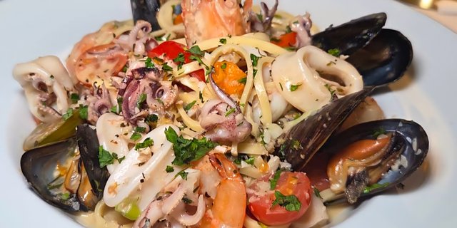 Seafood Pasta Tray