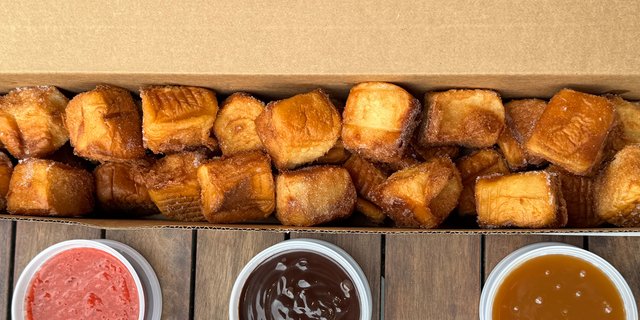 Hawaiian Donuts Sleeve
