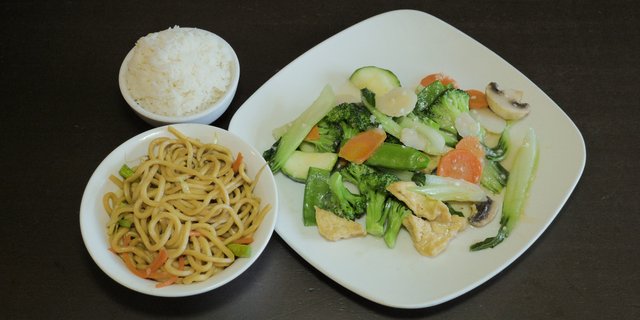Vegetable Deluxe Bento Box