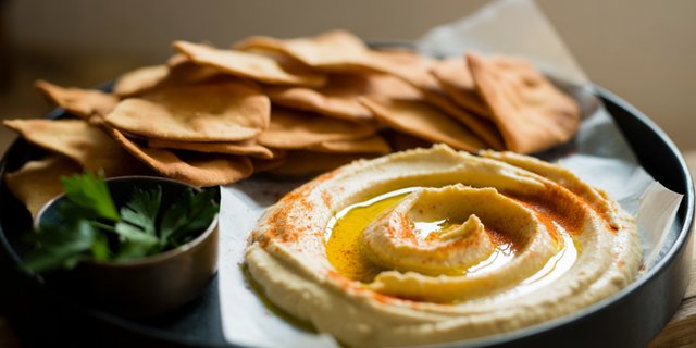 Hummus & Pita Chips
