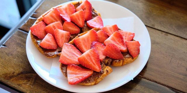 Nutella & Strawberries Croissant