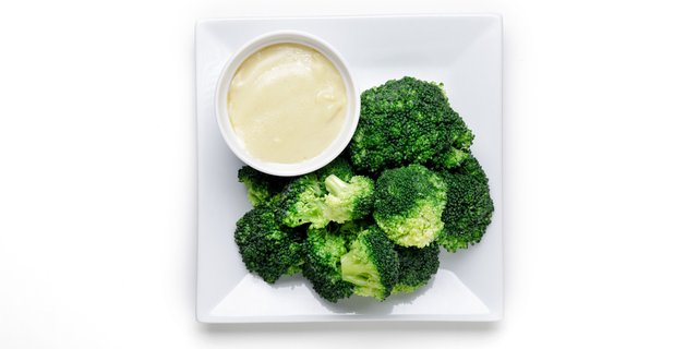 Broccoli Florets w/ Hollandaise