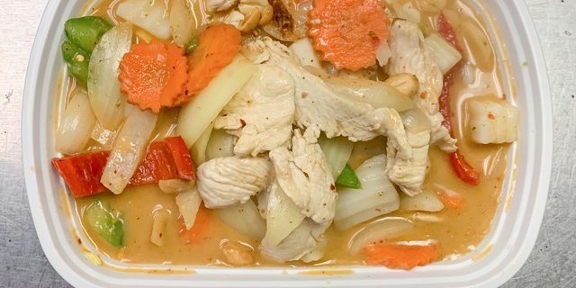 Massaman Curry Entree Tray